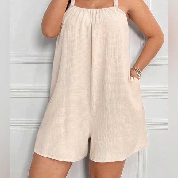 SHEIN Pants - SHEIN Shorts Rompet Jumpsuit medium NWOT LIGHTWEIGHT BEIGE/CREAM